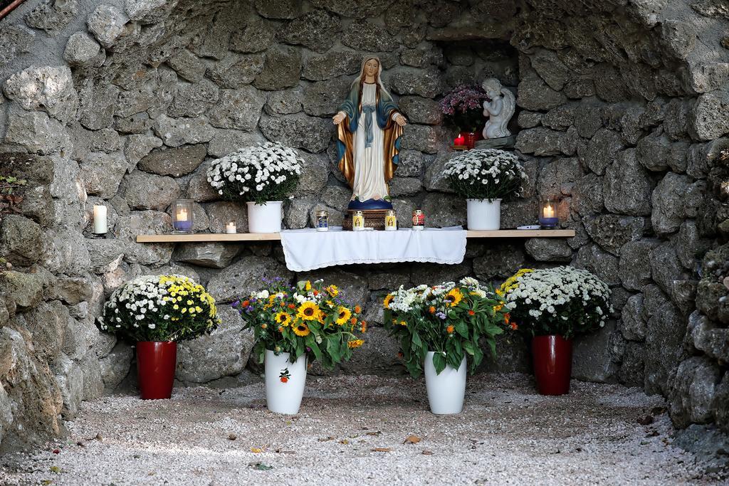 Hildegard Naturhaus Kirchberg bei Mattighofen Luaran gambar