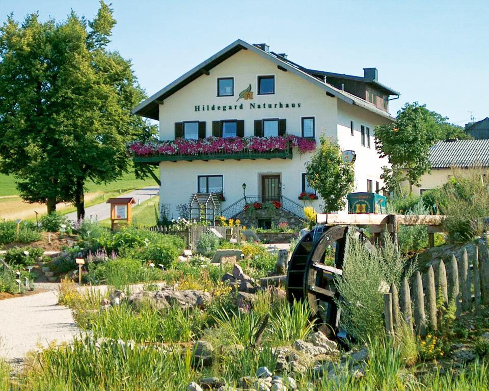 Hildegard Naturhaus Kirchberg bei Mattighofen Luaran gambar